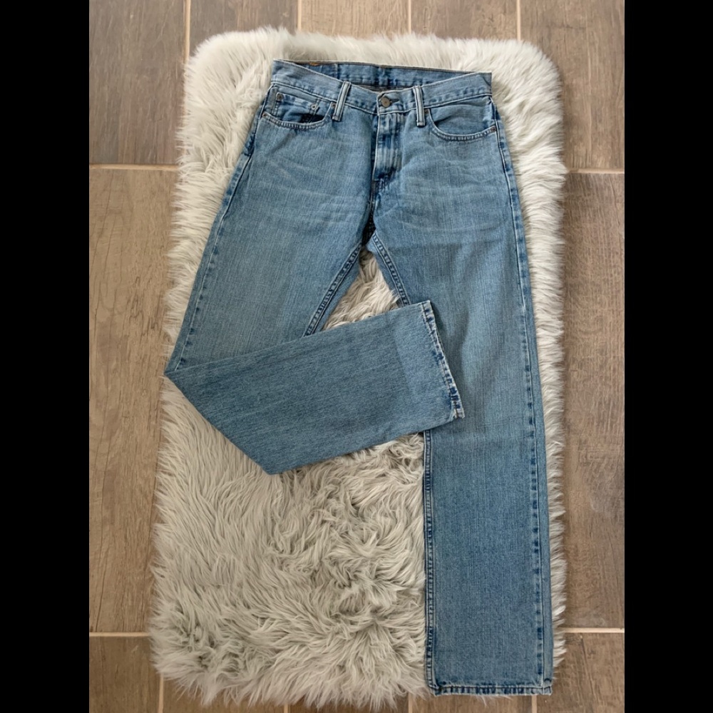 Men’s Levi jeans size 30x32.